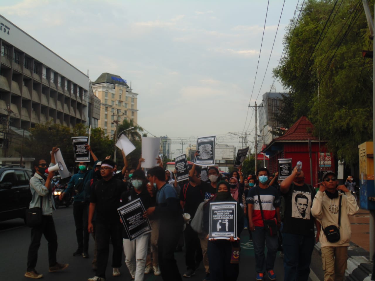 Gelar Demonstrasi, Koalisi “Semarang Melawan”: Pemerintah dan DPR Pengkhianat Pahlawan
