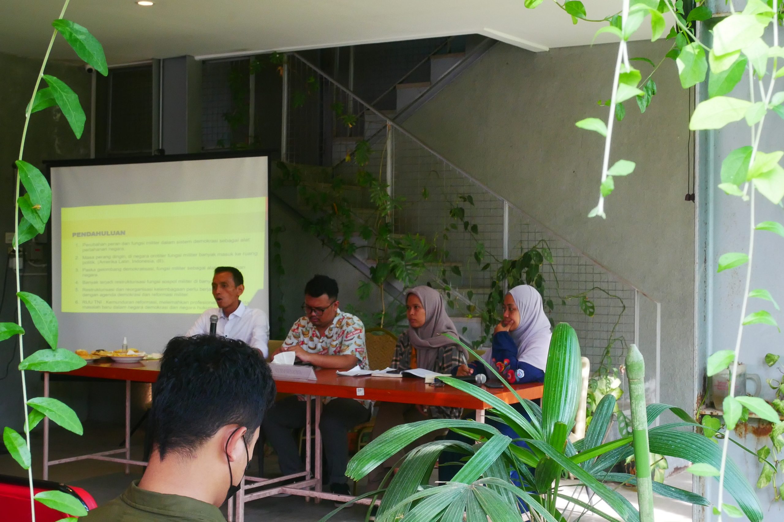 LBH Semarang dan Imparsial Mengadakan Diskusi Publik Mengenai  Problematika Revisi UU TNI