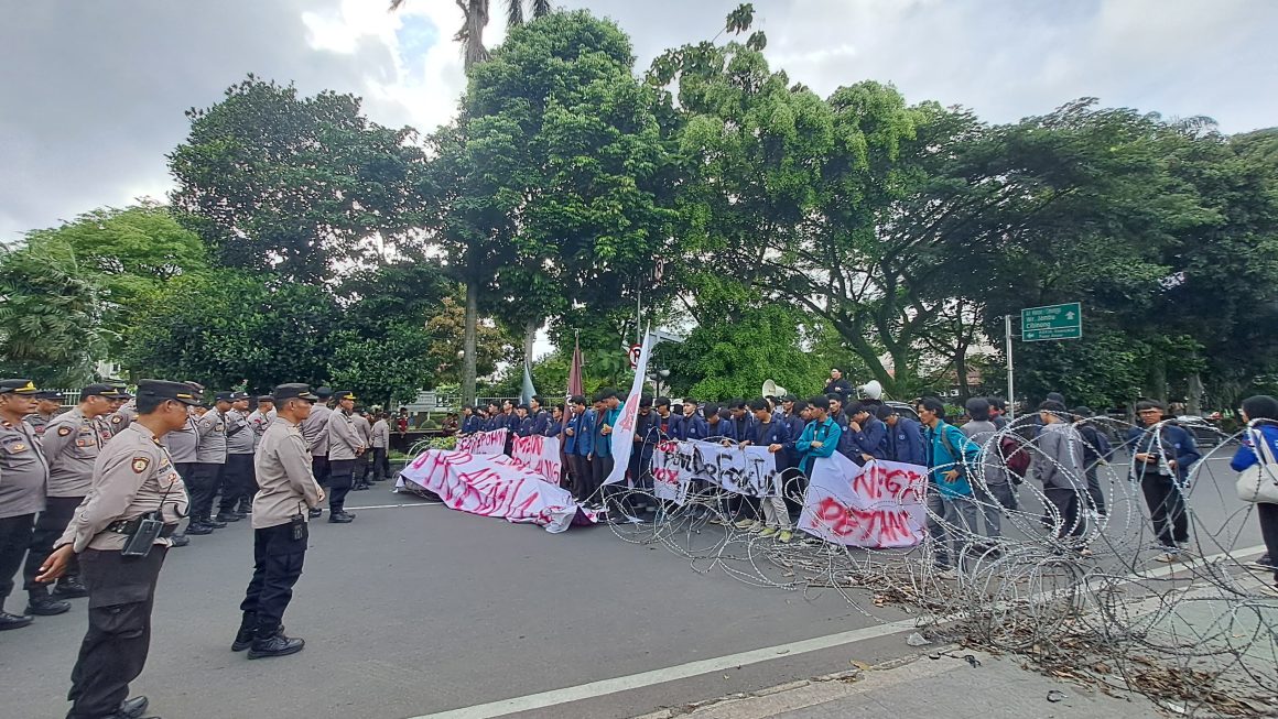 BEM SI Gelar Aksi “Catatan Hitam 100 Hari Prabowo-Gibran”