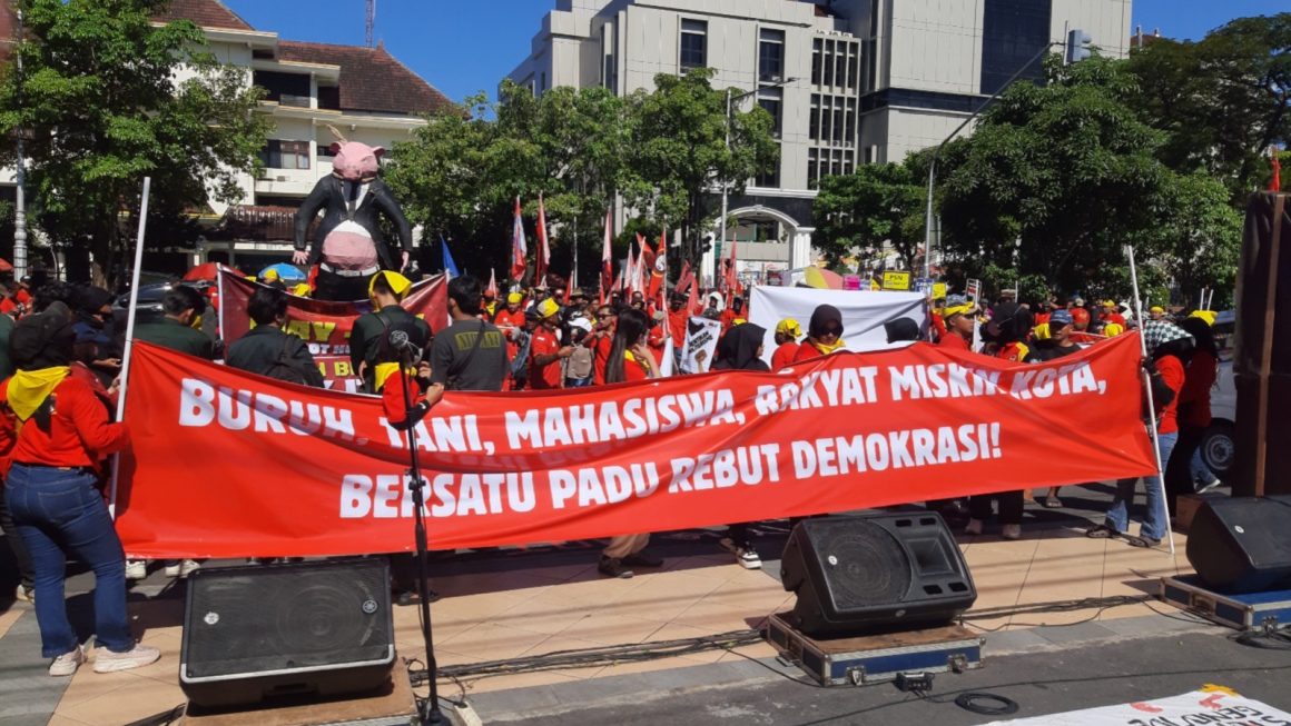 Aksi May Day 2026 di Semarang, Tuntut Upah Layak hingga Satgas PHK